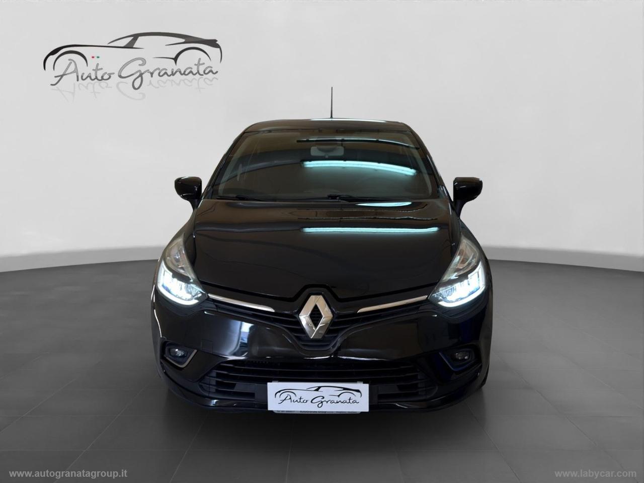 RENAULT Clio TCe 12V 90CV 5p. Moschino Intens RS LINE!