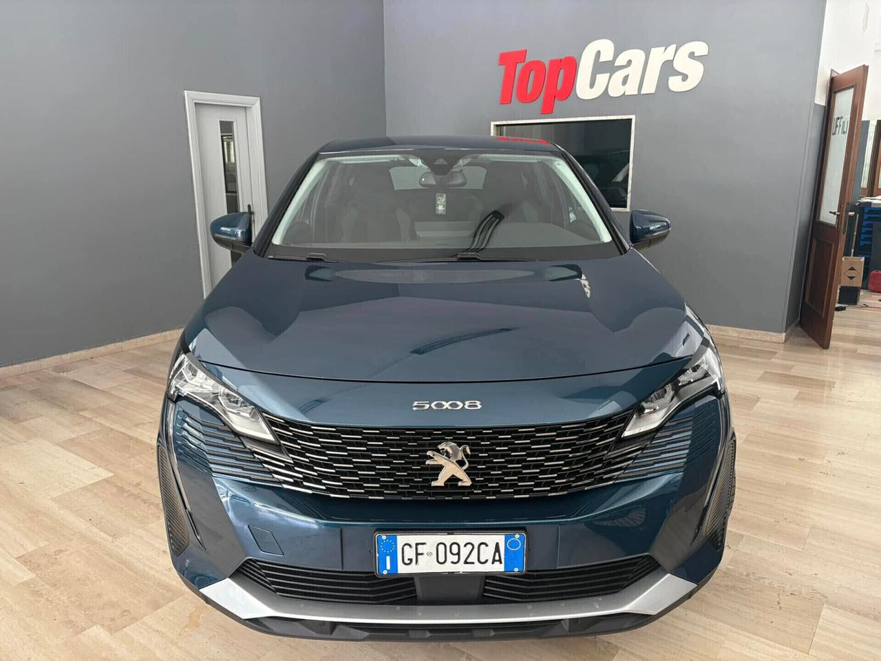 Peugeot 5008 DIESEL EAT8 7 POSTI 12 MESI GARANZIA