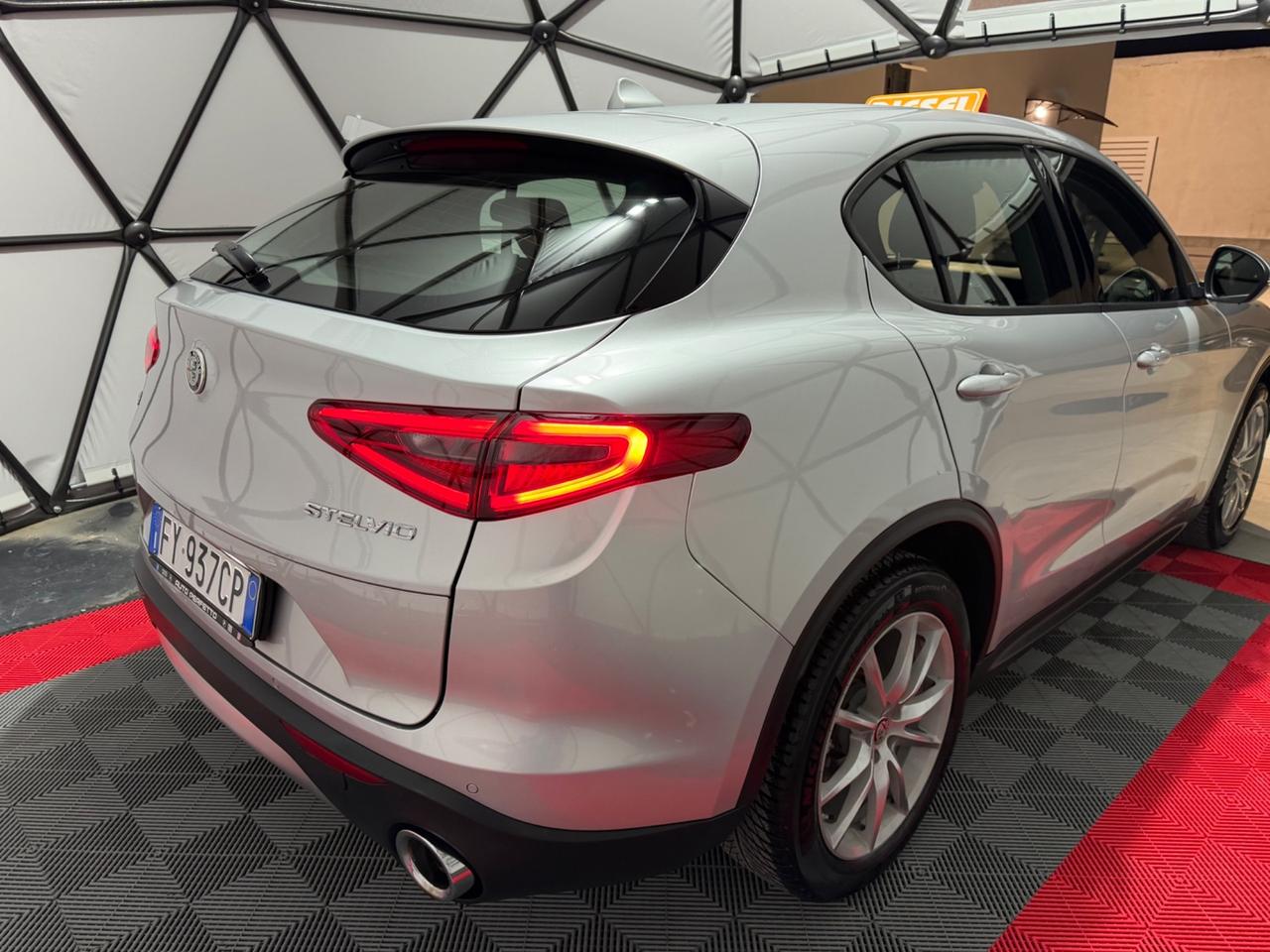 Alfa Romeo Stelvio 2.2 Turbodiesel 210 CV AT8 Q4 Super