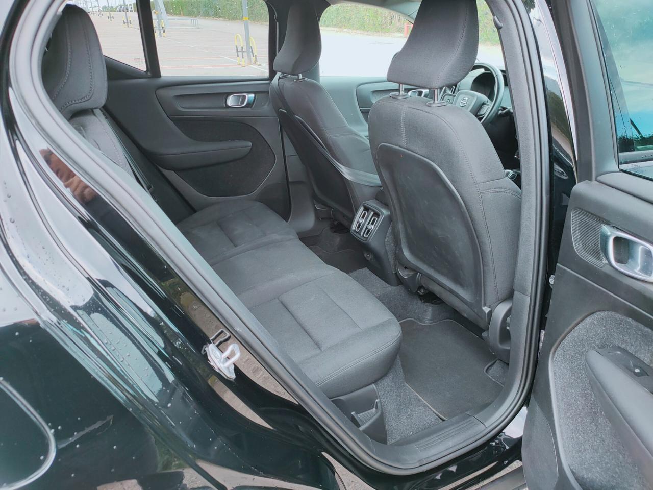 Volvo XC40 D3 Business Plus +RETROCAMERA