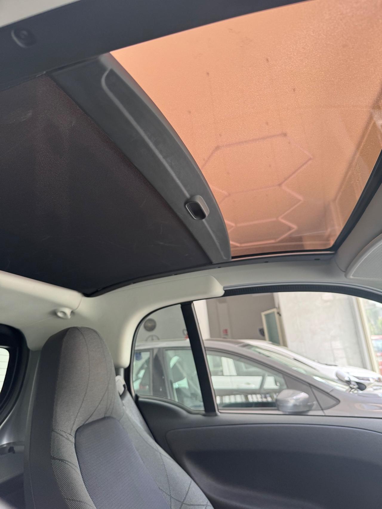 Smart ForTwo 1000 52 kW MHD COUPE WHITE TAILOR MADE