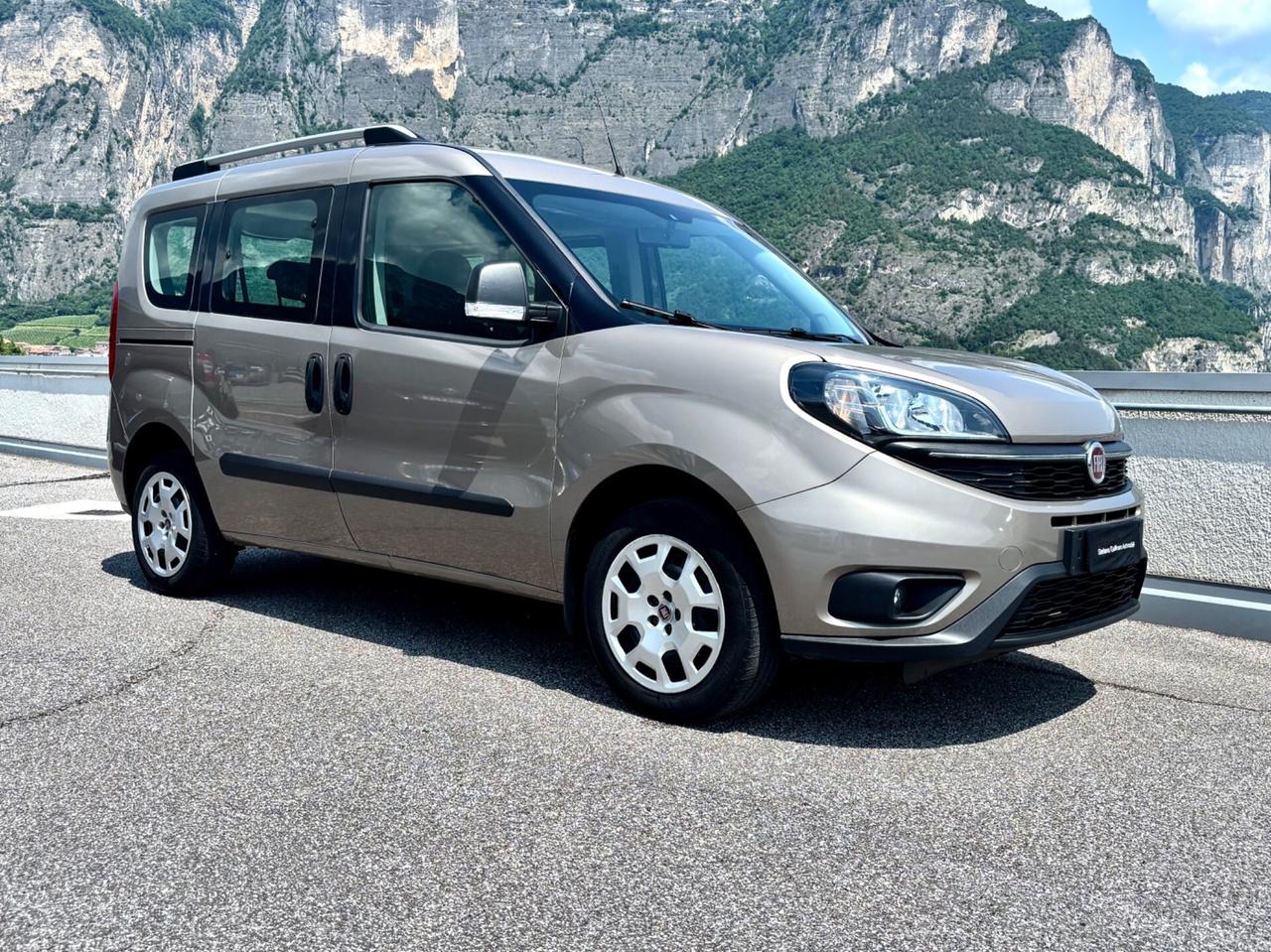 Fiat Doblo 1.4 T-Jet 16V Natural Power Lounge