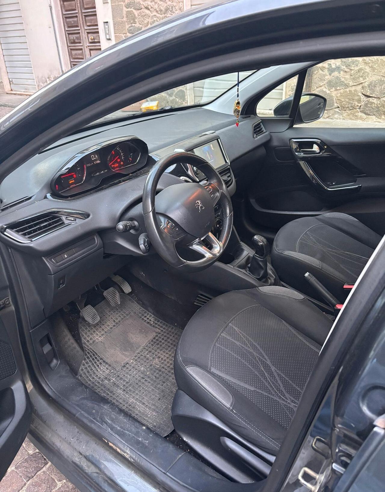 Peugeot 208 1.2 VTi 82 CV 5 porte Allure