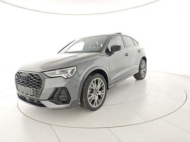 AUDI Q3 40 TDI quattro S tronic Identity Black - TETTO!