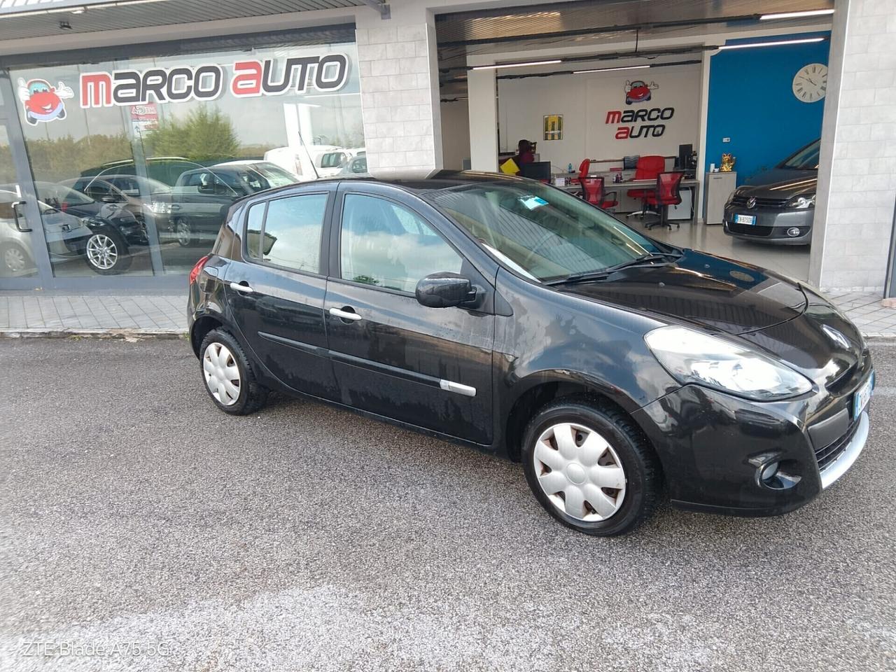 Renault Clio 1.2 benzina neopatentati