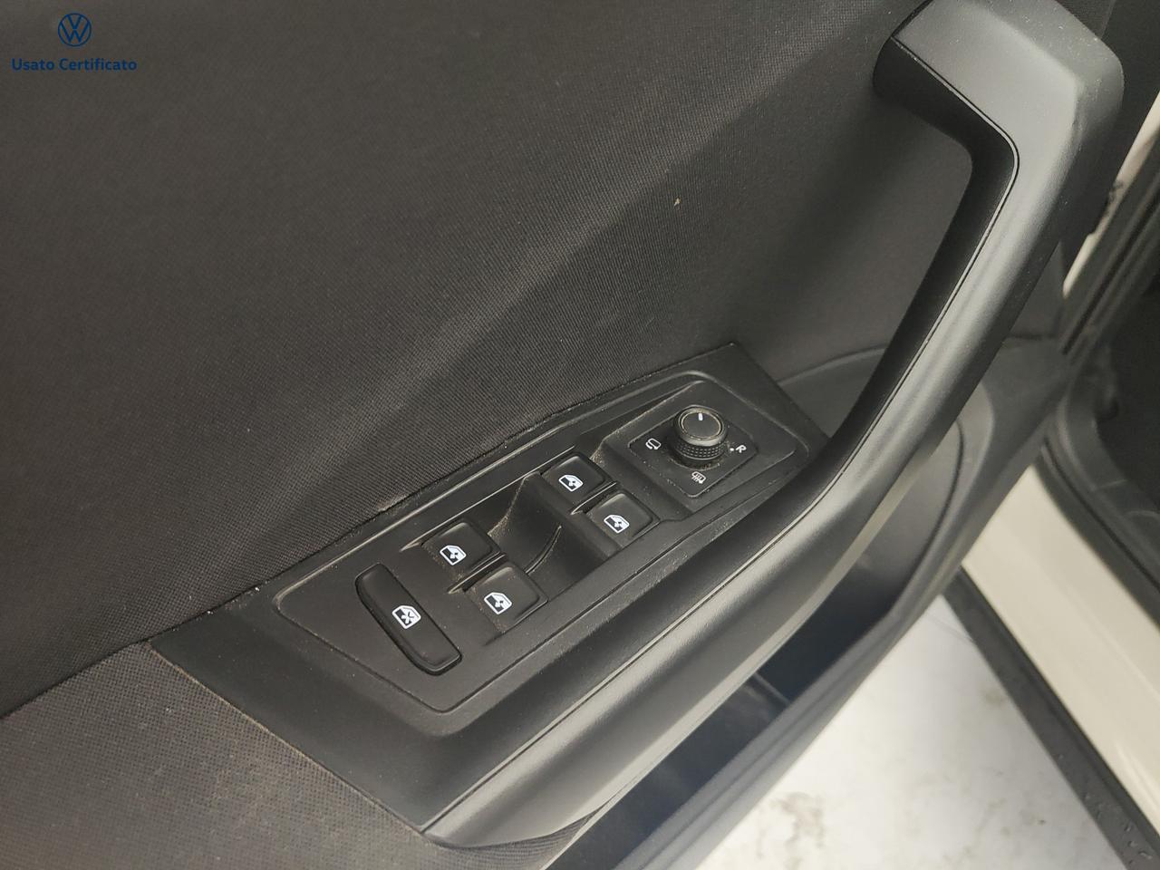VOLKSWAGEN T-Roc - T-Roc 1.0 TSI Life