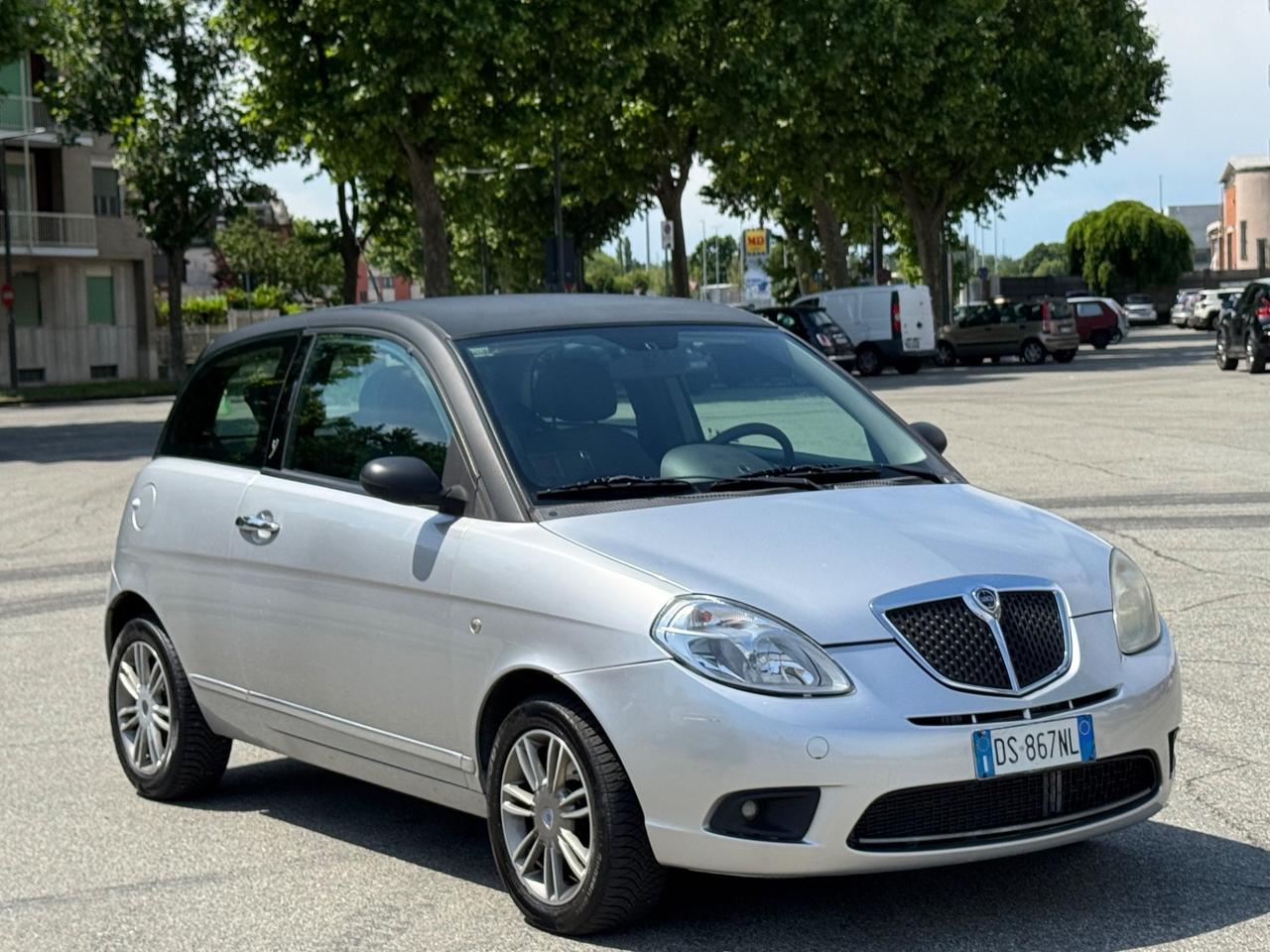 Lancia Ypsilon 1.3 MJT 75 CV Oro