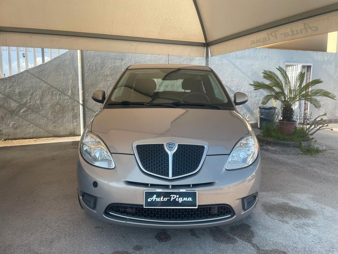 Lancia Ypsilon 1.2 Versus