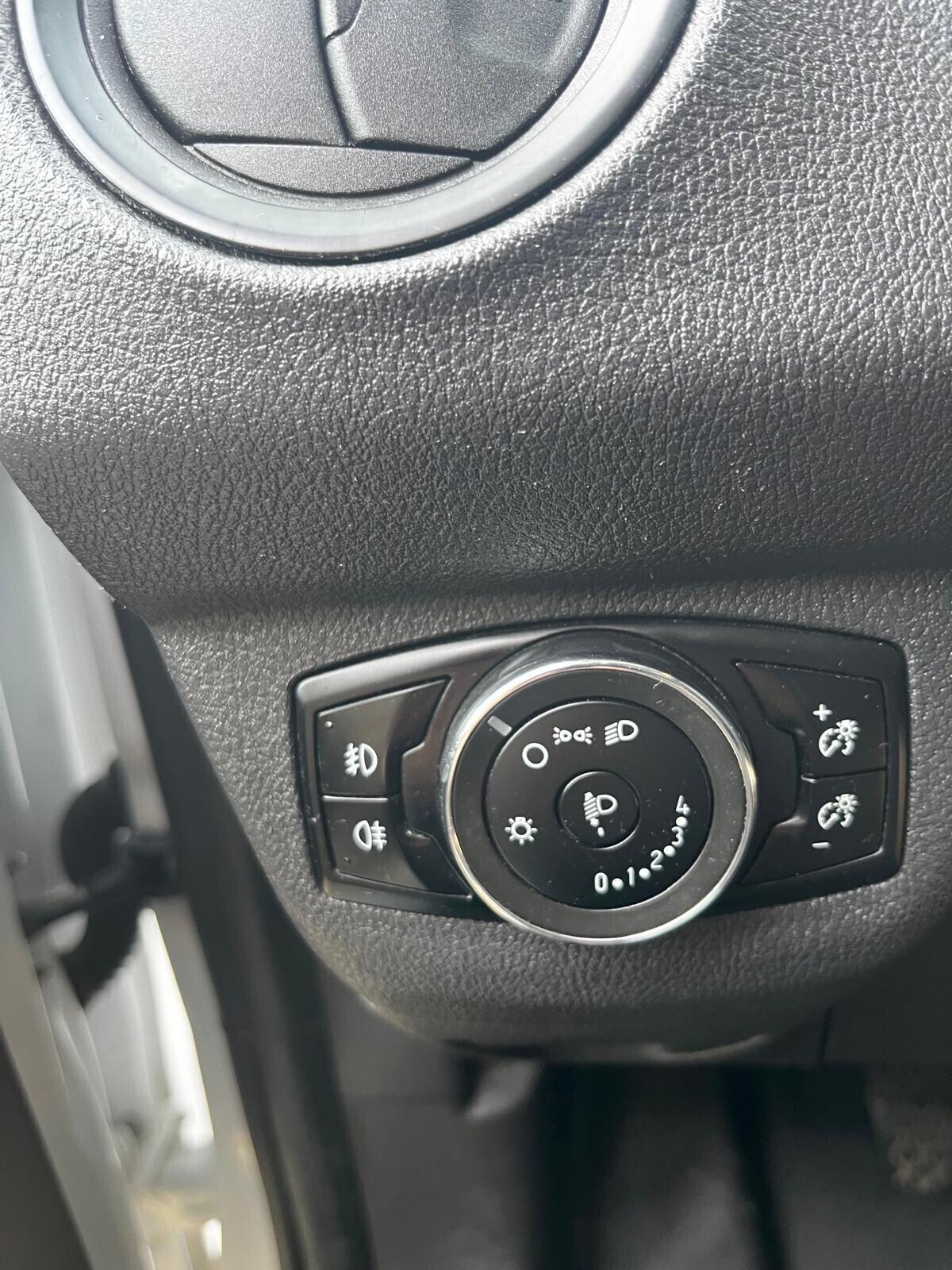 Ford Transit Courier 1.5 TDCi 75CV Van Trend 55 kw