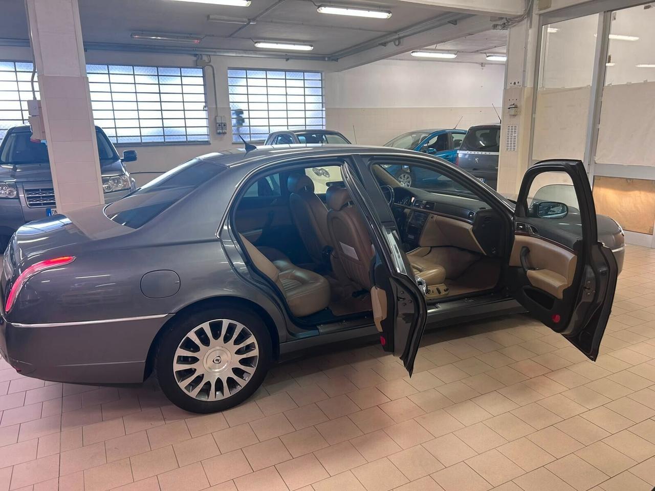 Lancia Thesis 2.4 JTD 20V Emblema
