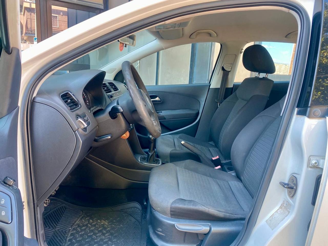 Volkswagen Polo 5p 1.2 tdi COMPLETAMENTE TAGLIANDATA -GARANZIA -NEO PATENTATI