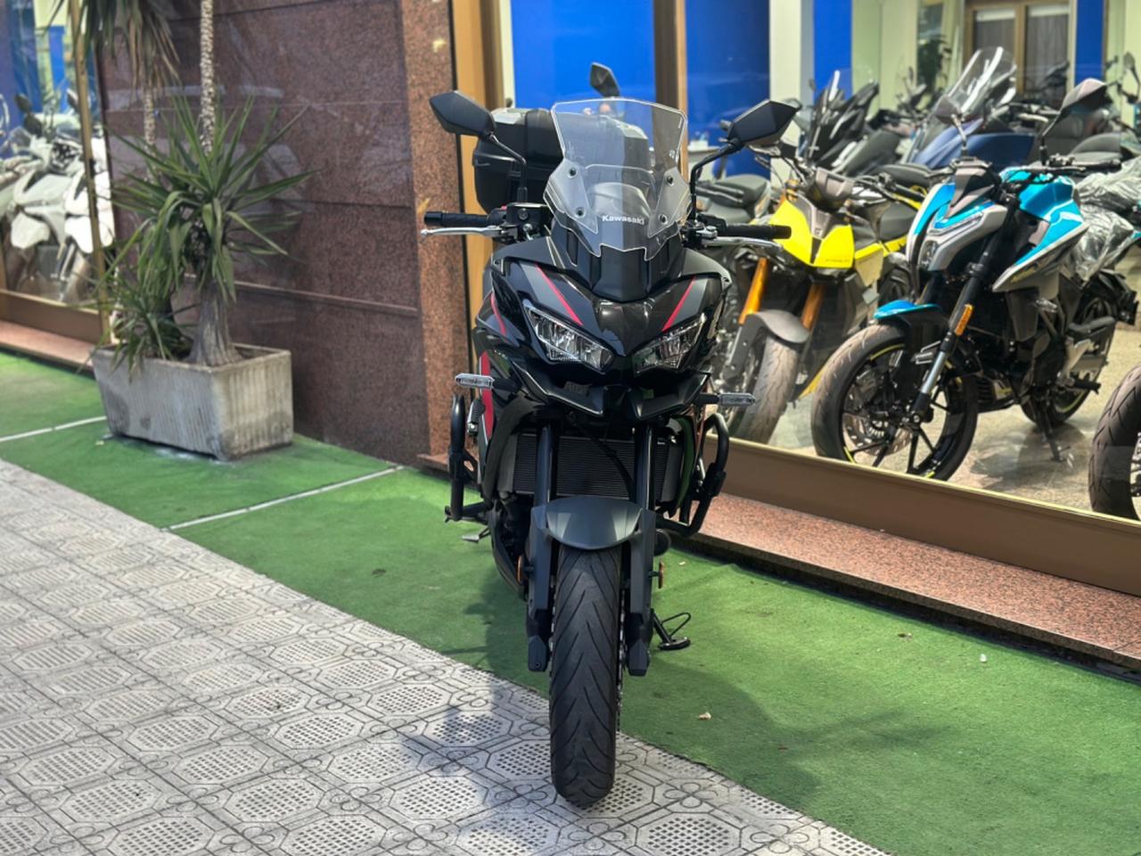 Kawasaki Versys 650 2024 tua a soli 74€