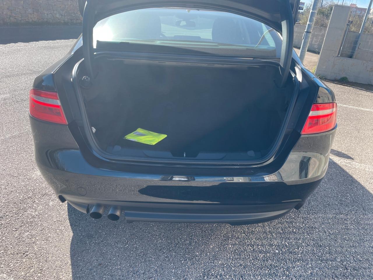 Jaguar XE 2.0 D Turbo Prestige finanziabile a € 180,00 mensili