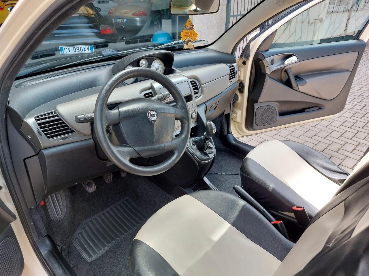 Lancia Ypsilon 1.2 EURO 4 X NEOPATENTATI
