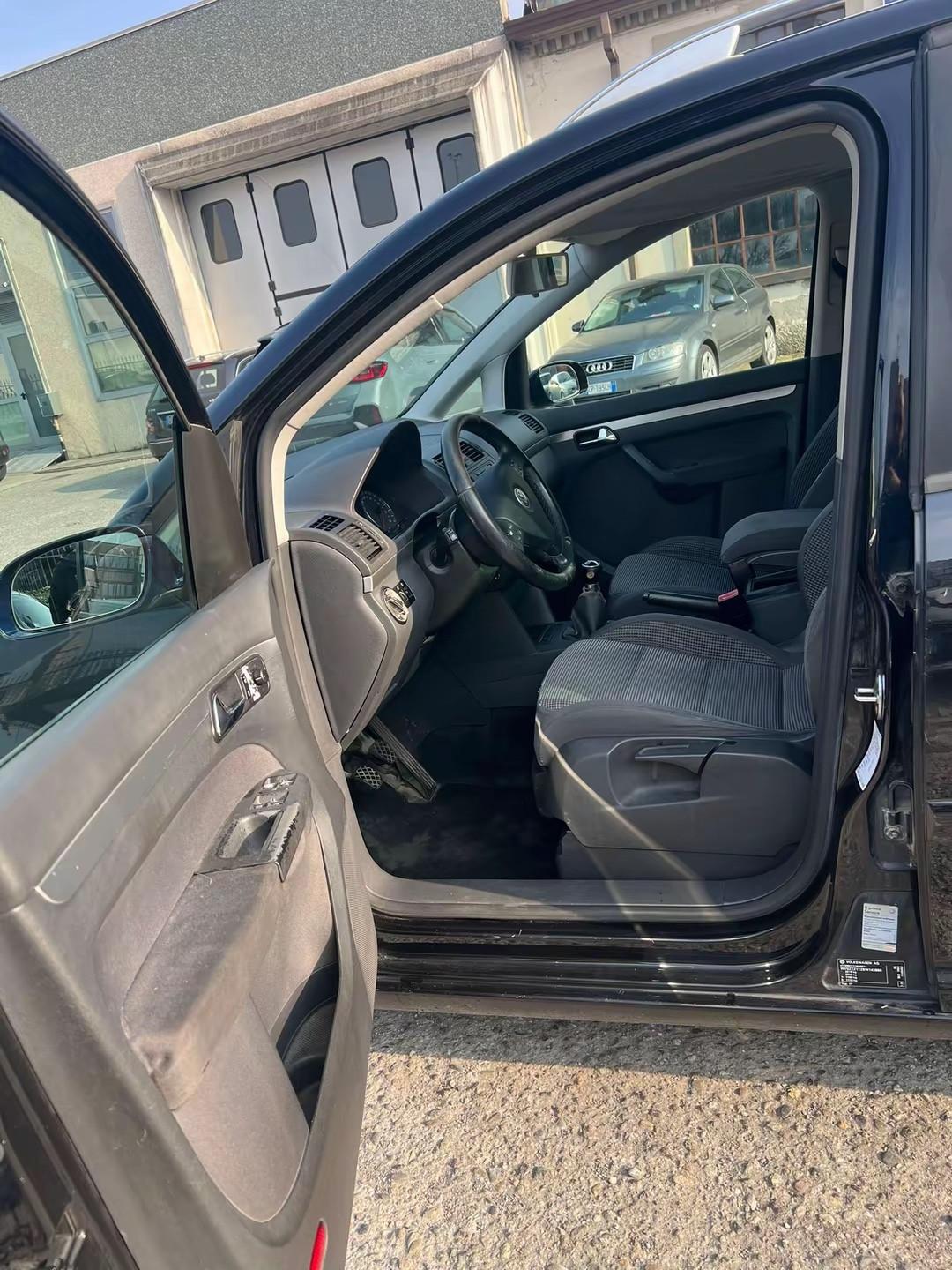 Volkswagen Touran 2.0 TDI DPF Highline