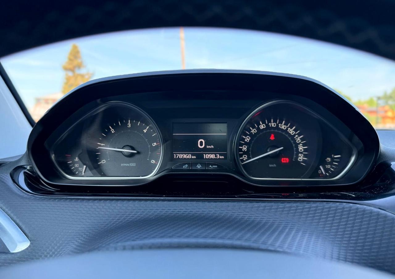 Peugeot 2008 BlueHDi 120 S&S Allure