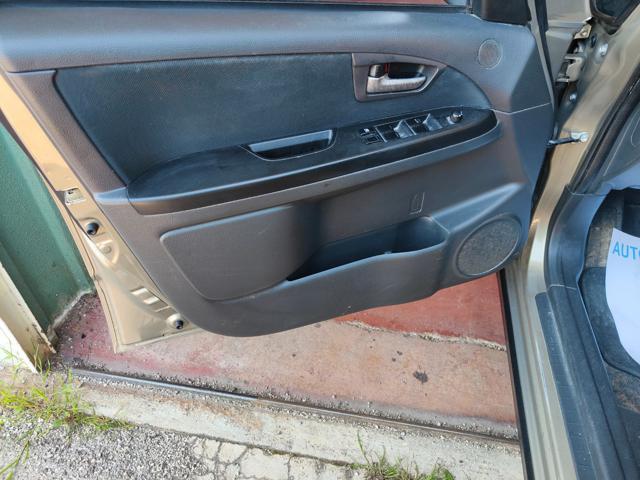 FIAT Sedici 1.6 BENZ./ G.P.L. 4x4 Emotion