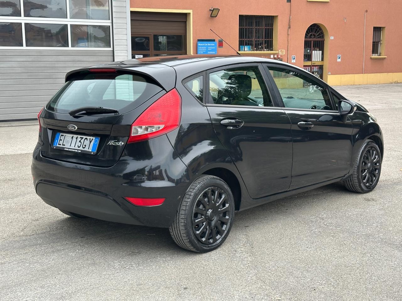 Ford Fiesta 1.4 16V 5p. Bz.- GPL Titanium Bs.