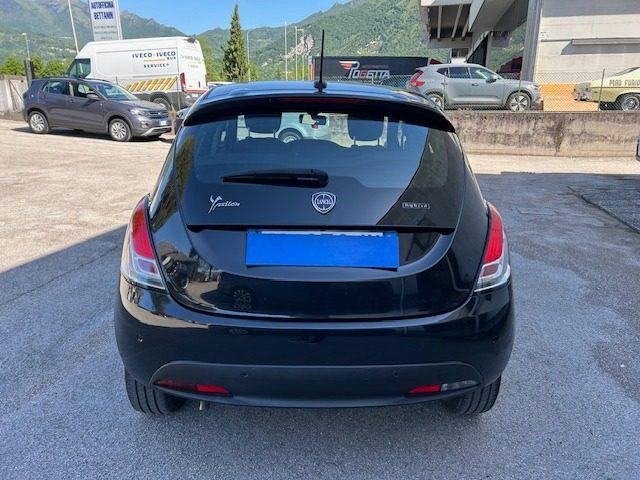 LANCIA Ypsilon 1.0 FireFly 5 porte S&S Hybrid Silver
