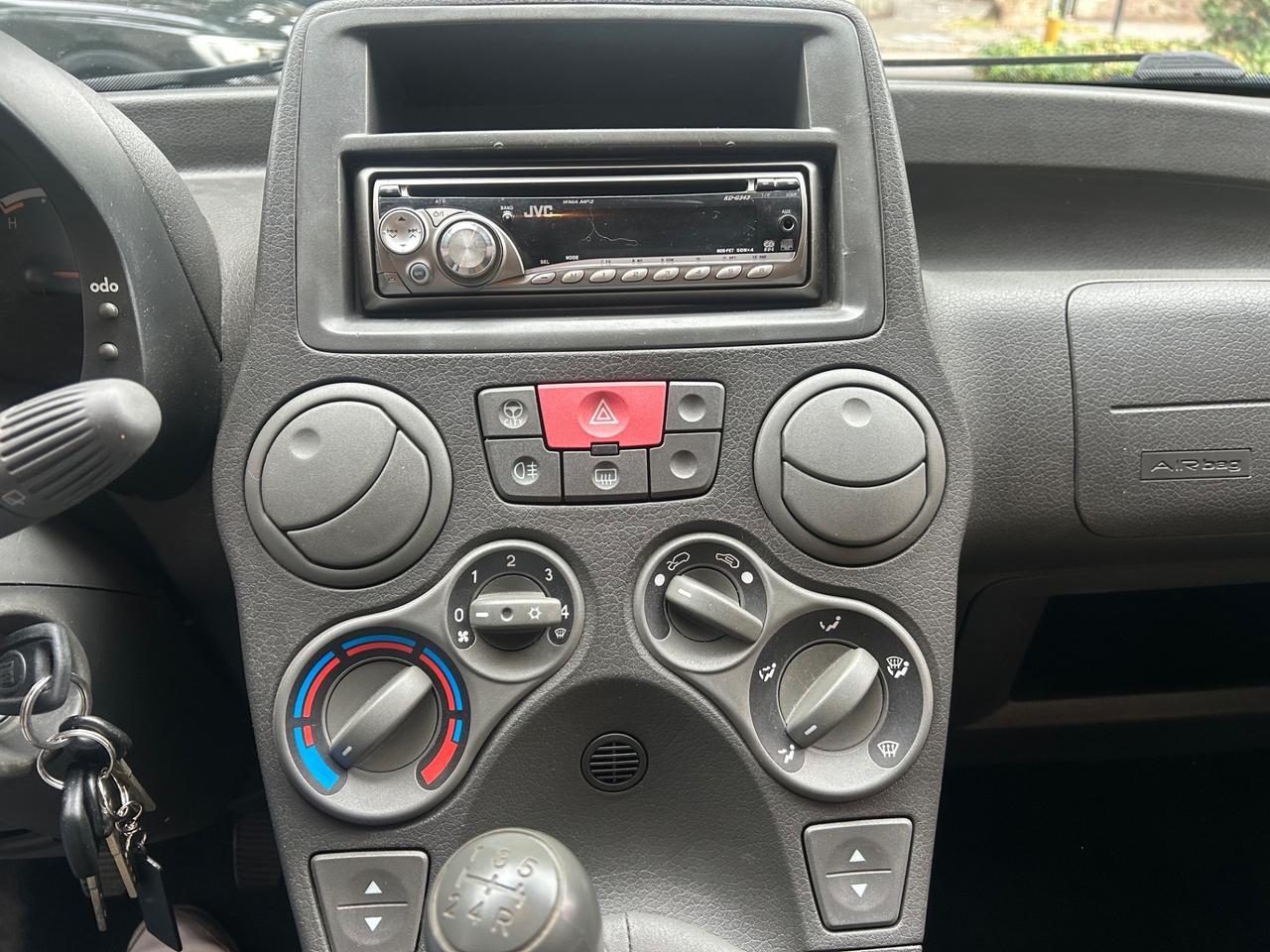 Fiat Panda 1.2 Dynamic 69cv EURO 5 - NEOPATENTATI!!!
