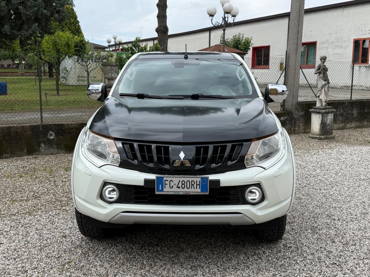 Mitsubishi L200 2.4 DI-D/181CV Double Cab Intense Hp Mivec SDA