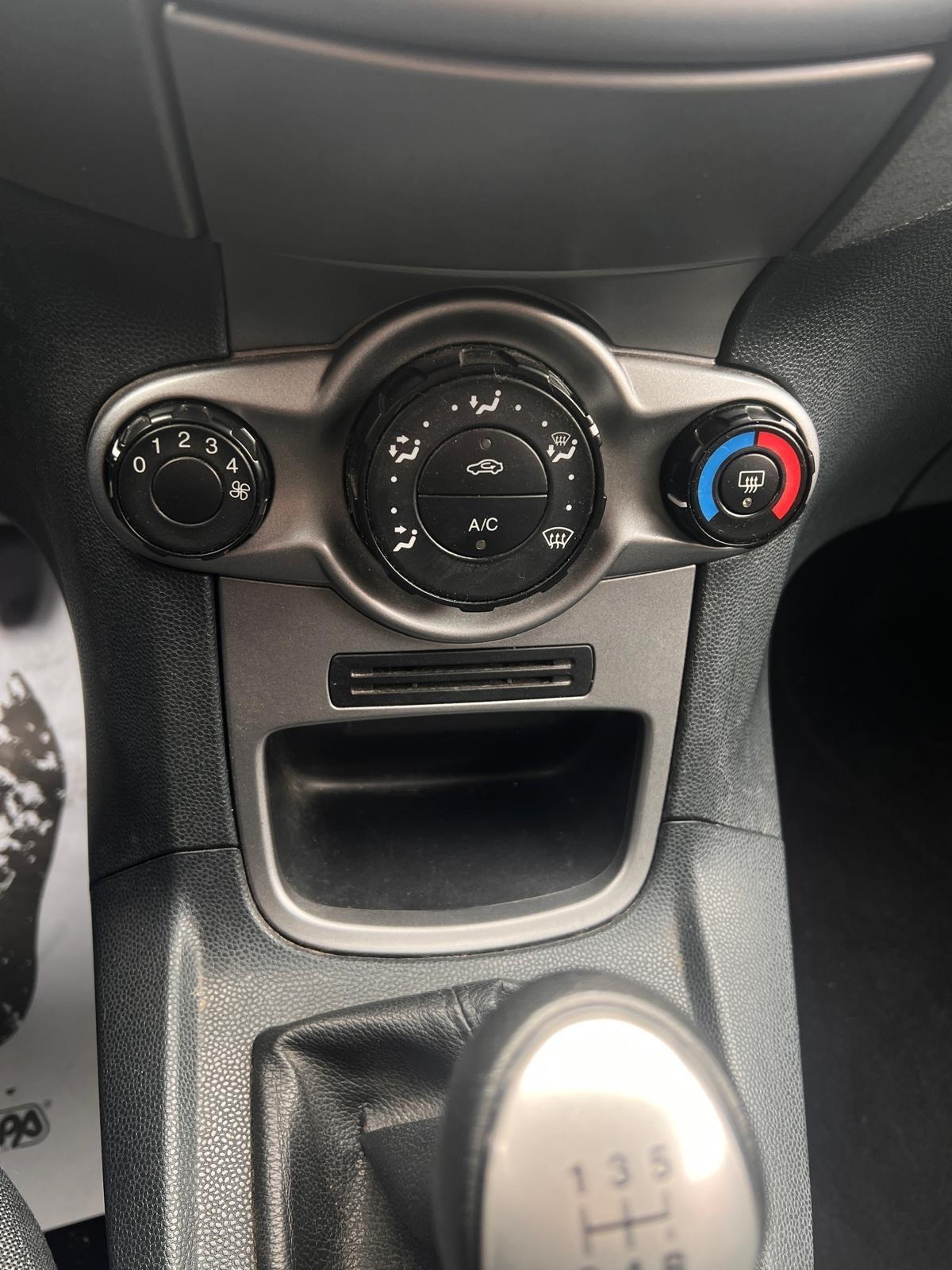 Ford Fiesta Fiesta 1.4 3 porte Bz.- GPL