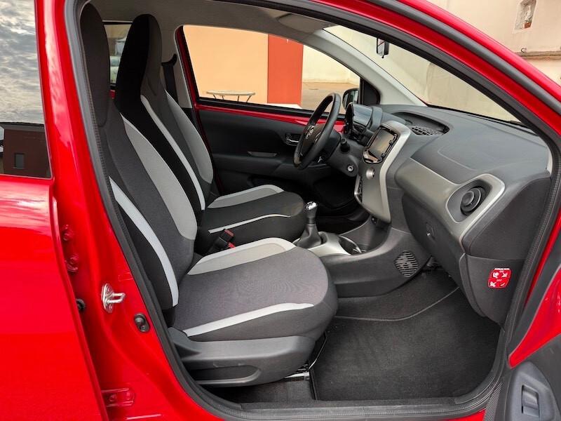 Toyota Aygo 1.0 VVT-i 69 CV 5 porte 9900 KM