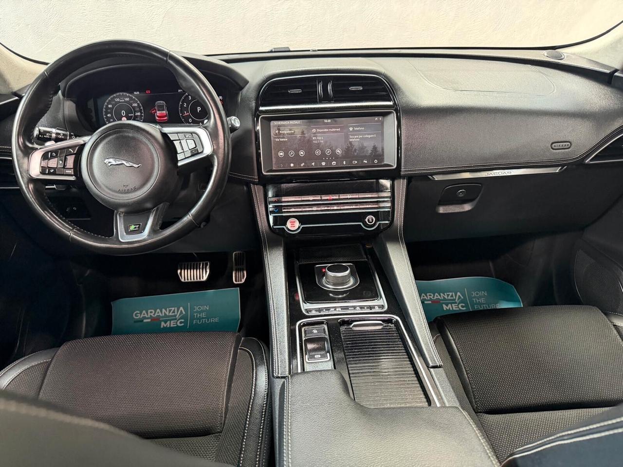 Jaguar F-Pace R-Dynamic GancioTraino Tetto Benzina