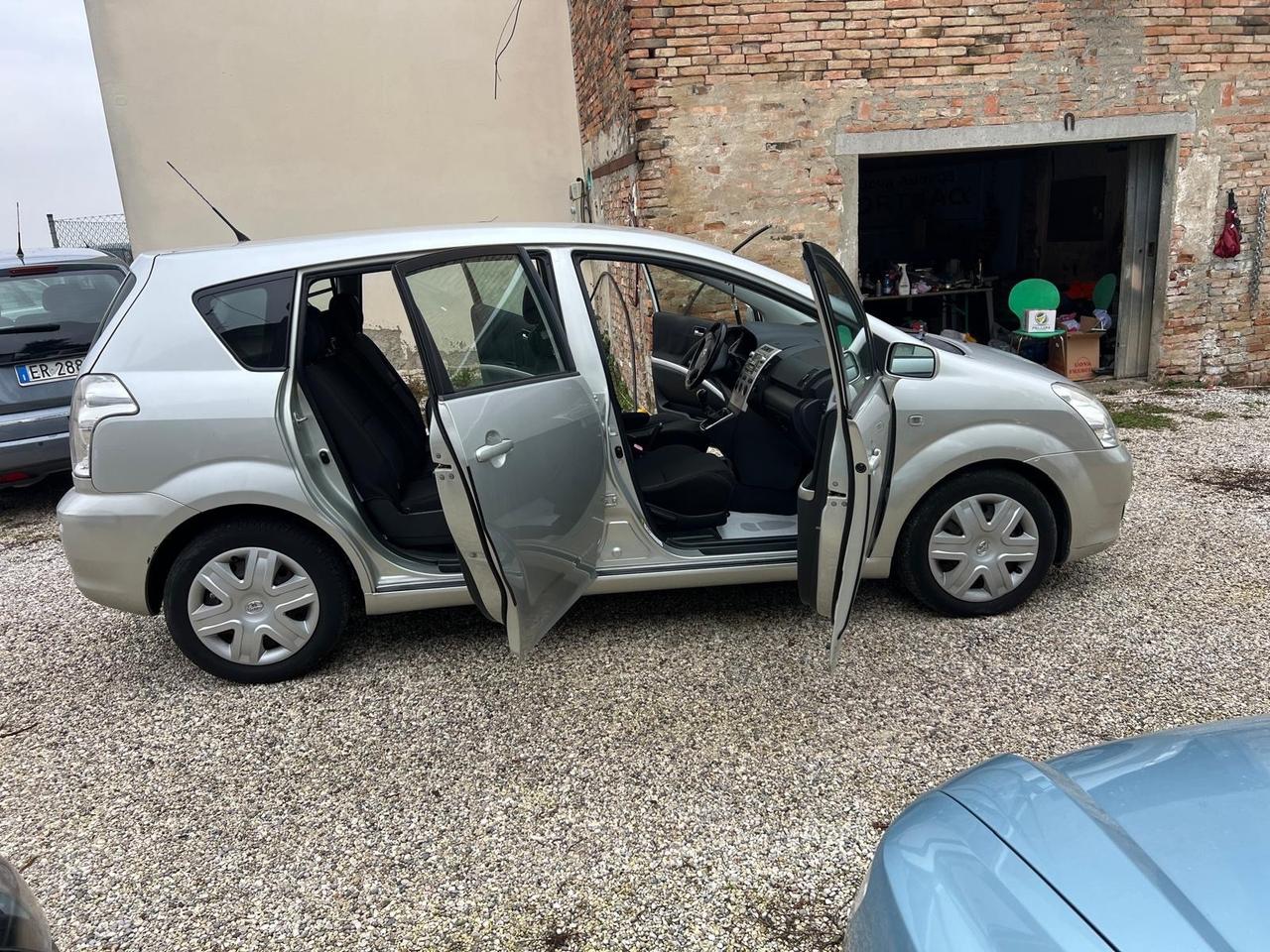 Toyota Corolla Verso 2.2 16V D-4D