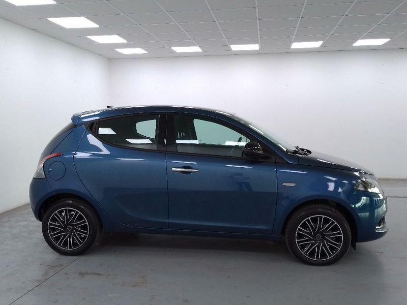 Lancia Ypsilon 1.0 firefly hybrid Gold s&s 70cv