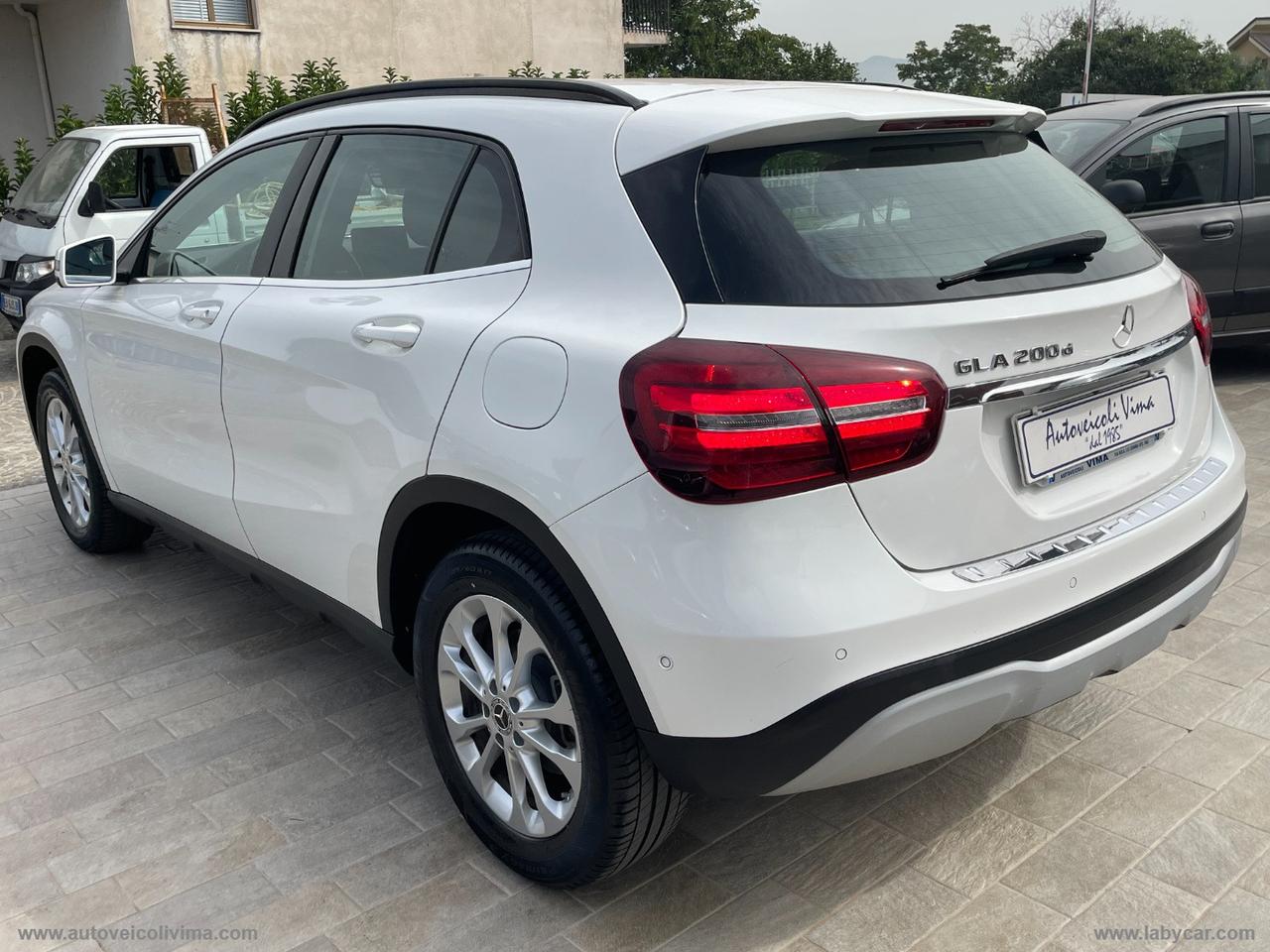 MERCEDES-BENZ GLA 200 d Automatic Business Extra