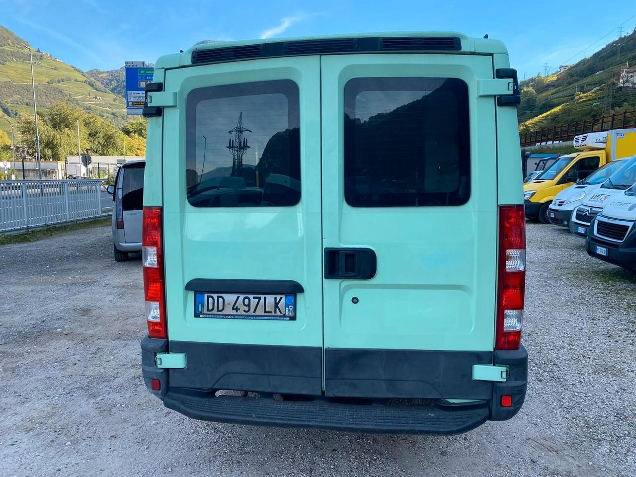 Furgone Iveco Daily 7 posti