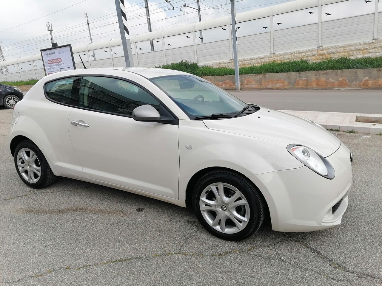 Alfa Romeo MiTo 1.3 JTDm-2 95 CV S&S Distinctive