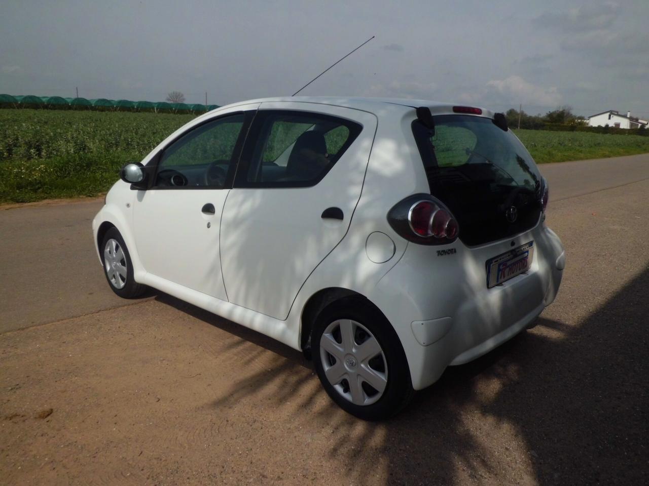 Toyota Aygo 1.0 12V VVT-i 5 porte Sol Connect