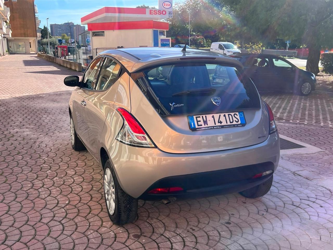 Lancia Ypsilon 0.9 TwinAir 85 CV 5 porte Metano Ecochic Gold