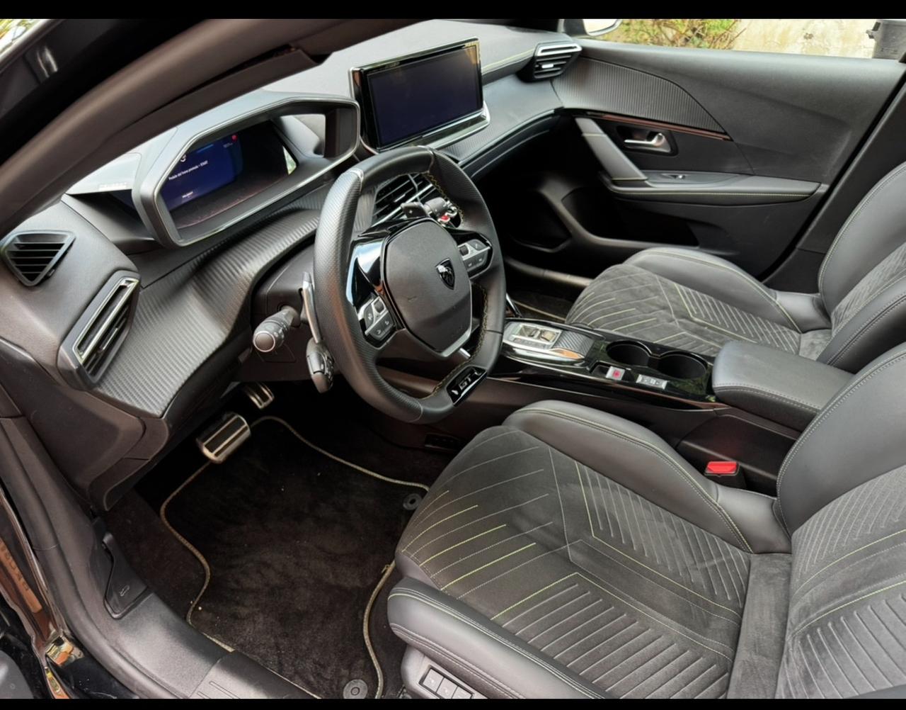 Peugeot 208 Hybrid 136 e-DCS6 GT