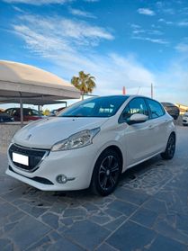 Peugeot 208 PureTech 82 5 porte Allure