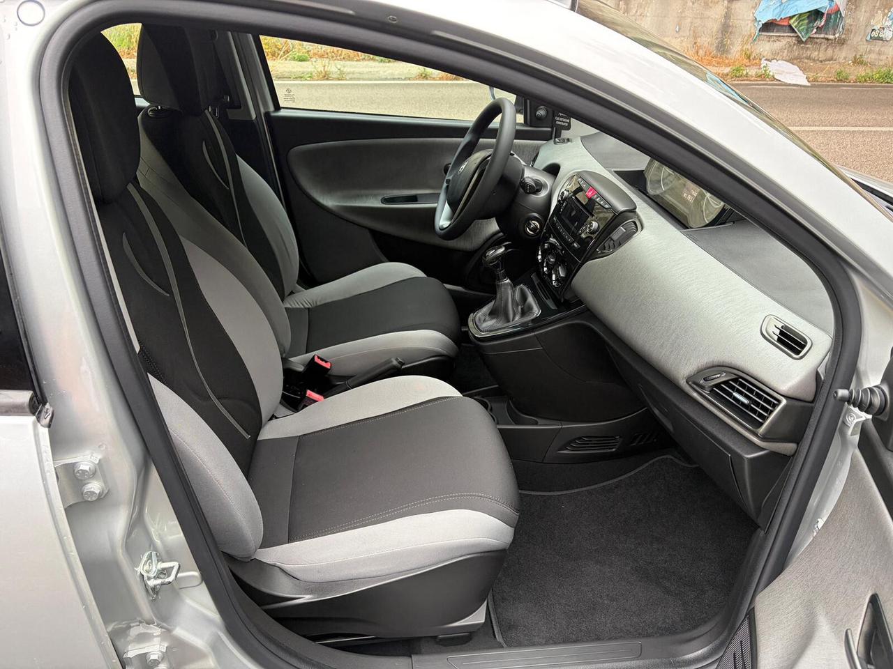 Lancia Ypsilon 1.3 MJT 95CV 5 porte S&S Gold