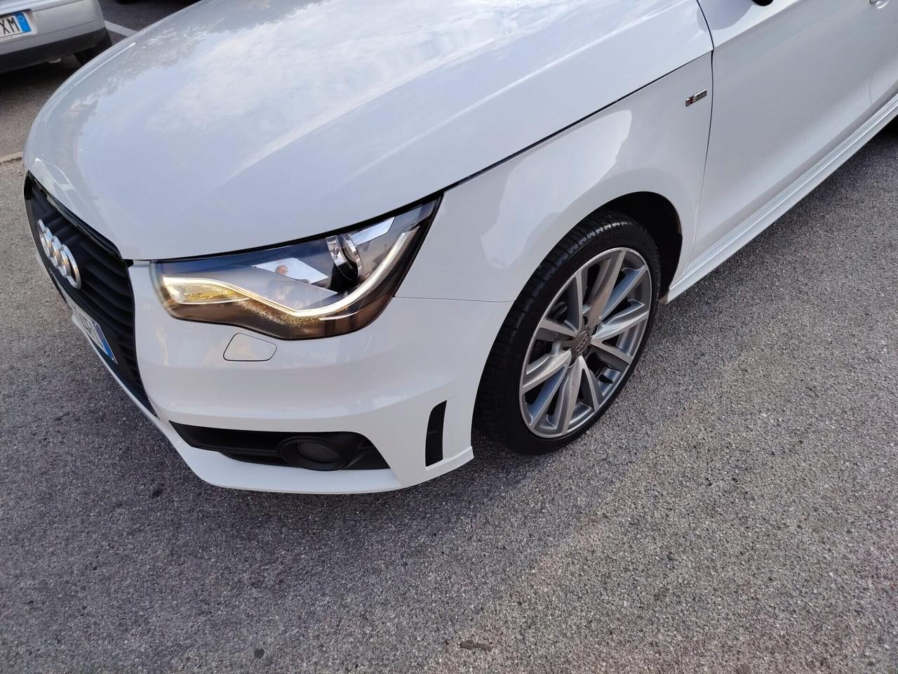 Audi A1 1.6 TDI 105 CV S line edition