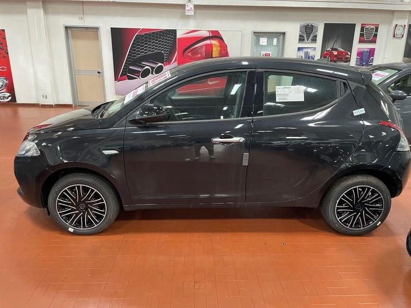 Lancia Ypsilon 1.0 FireFly 5 porte S&S Hybrid Oro