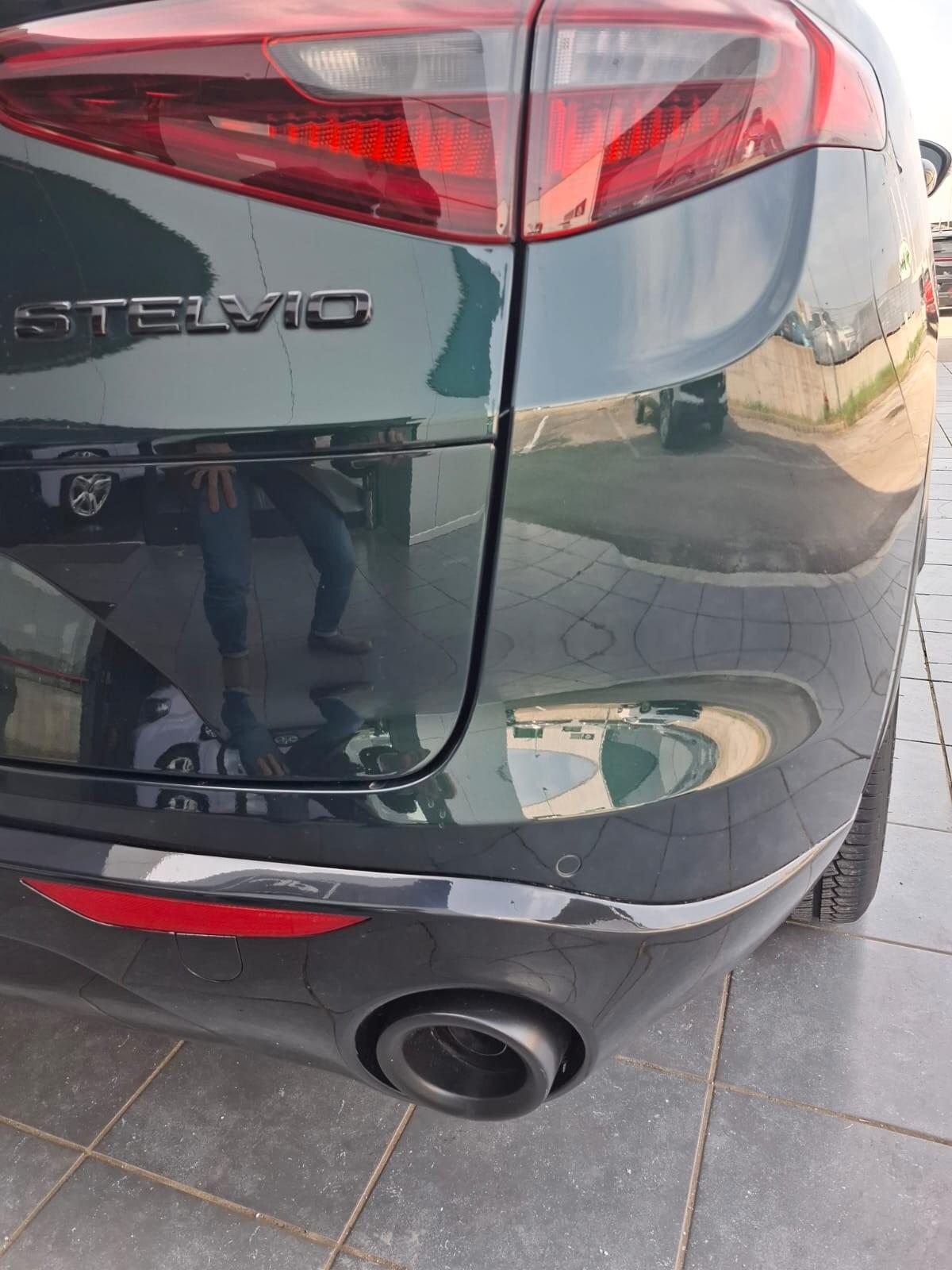 Alfa Romeo Stelvio 2.2 Turbodiesel 210 CV AT8 Q4 Veloce