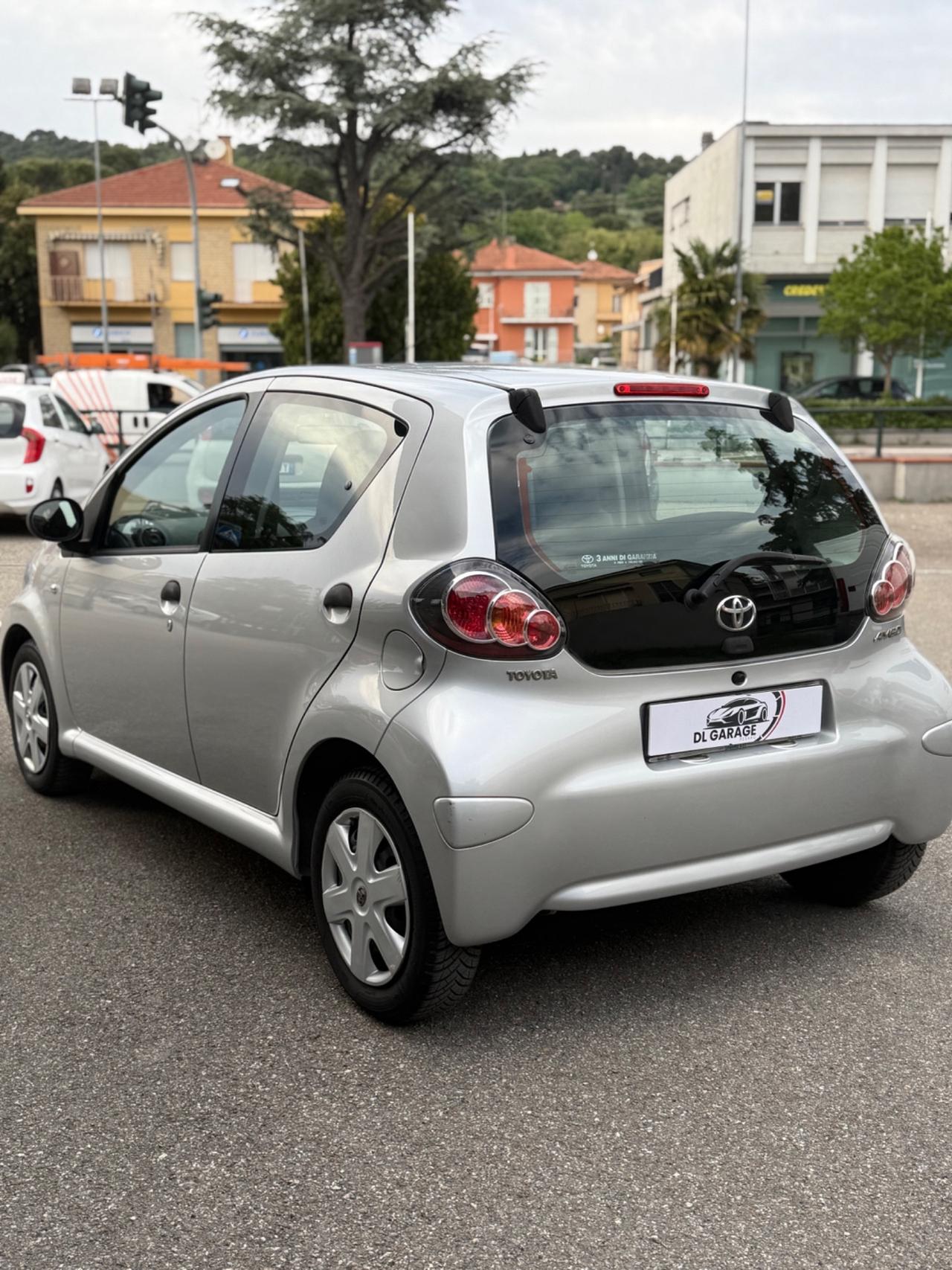 Toyota Aygo 1.0 12V VVT-i 5 porte Sol Connect