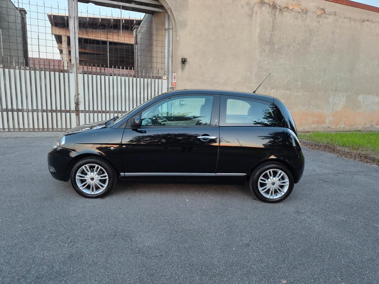 Lancia Ypsilon 1.2 69 CV Platinum