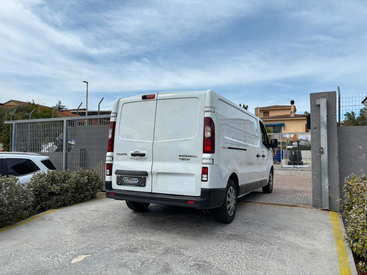 RENAULT TRAFIC 1.6 DIESEL