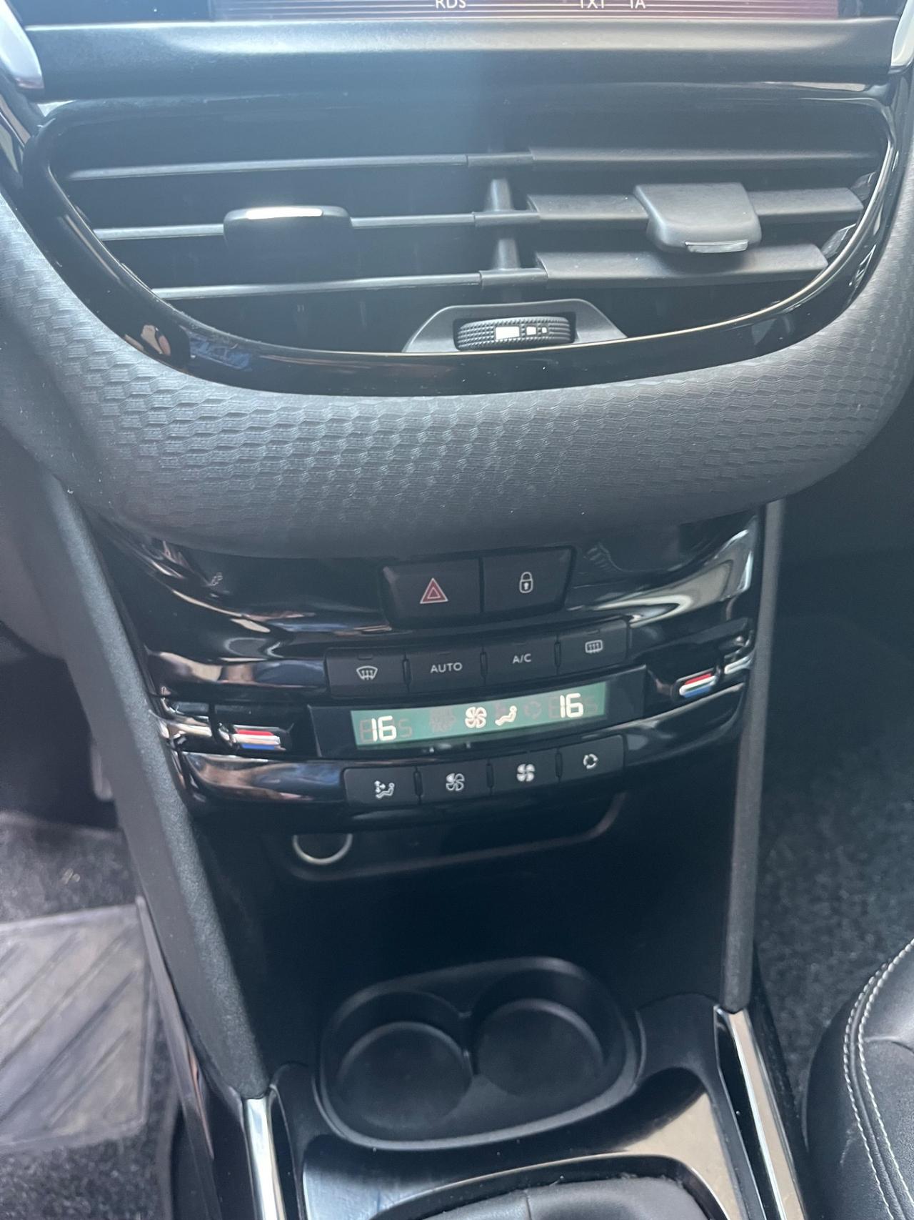 Peugeot 2008 BlueHDi 100 Allure