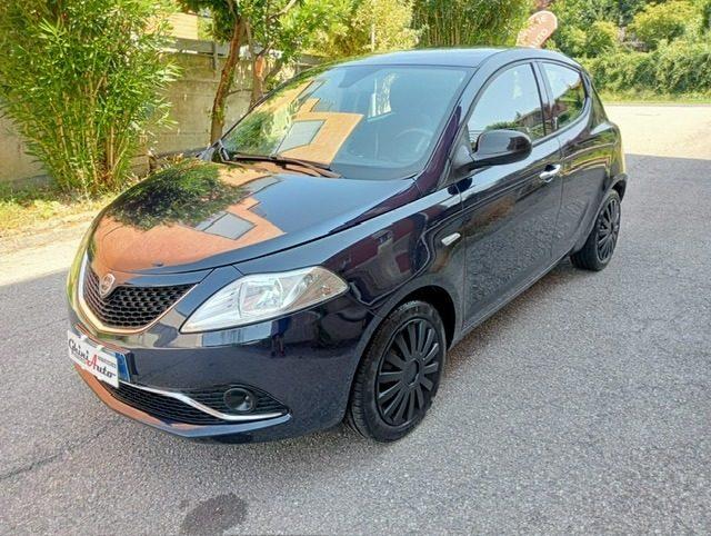 LANCIA Ypsilon 1.2 69 CV 5 porte Gold *ok neopatentati*