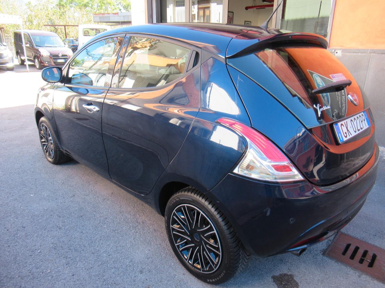 Lancia Ypsilon 1.2 69 CV 5 porte Gold