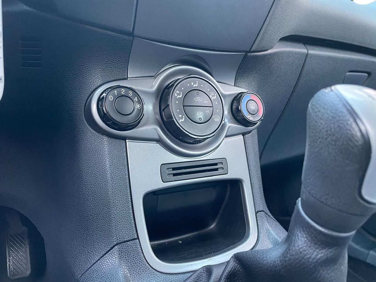 Ford Fiesta 1.2 82 CV 5 porte Titanium