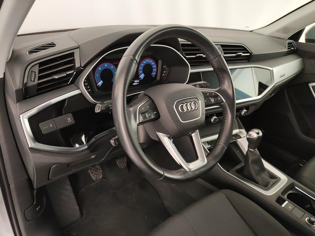 Audi Q3 35 TDI quattro Business