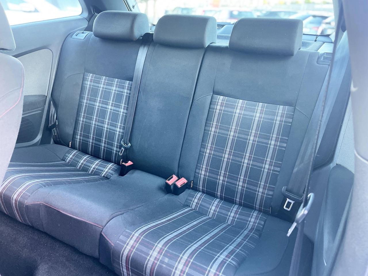 Volkswagen Polo 1.4 GTI Benzina 180CV Auto E5 - 2012